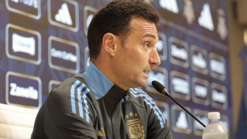 Scaloni: el once, el juego a beneficio, el racismo, la Copa y la imagen Messi/Neymar